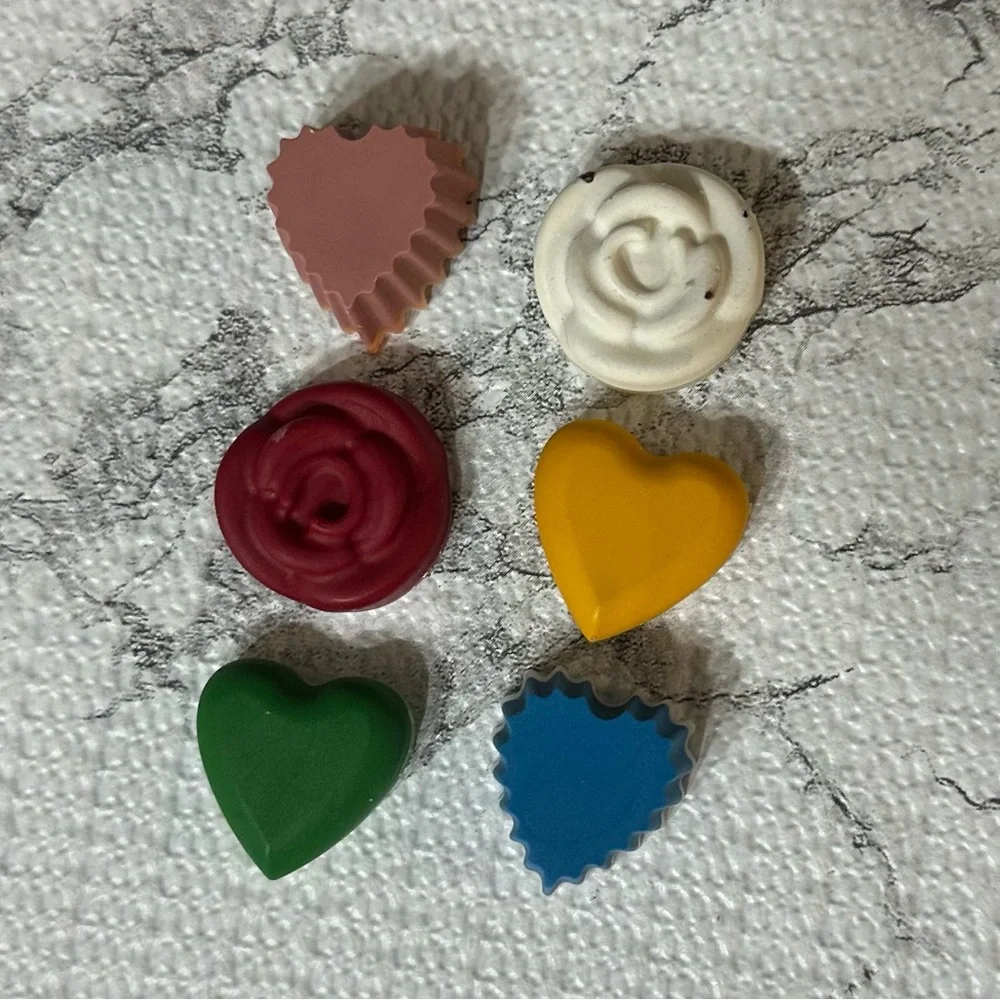 6pack handmade Valentine shaped Crayons (valentines candy shape)